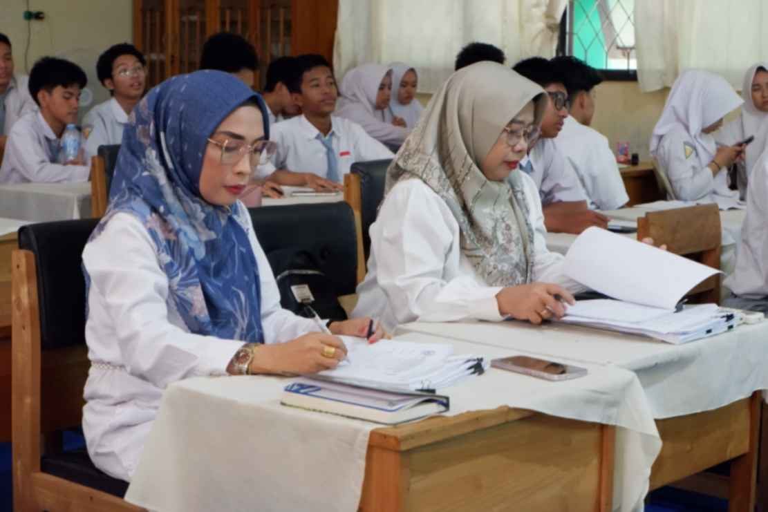 Seminar Hasil Karya Tulis Ilmiah (KTI) Kelas XI – Senin 20 Mei 2024