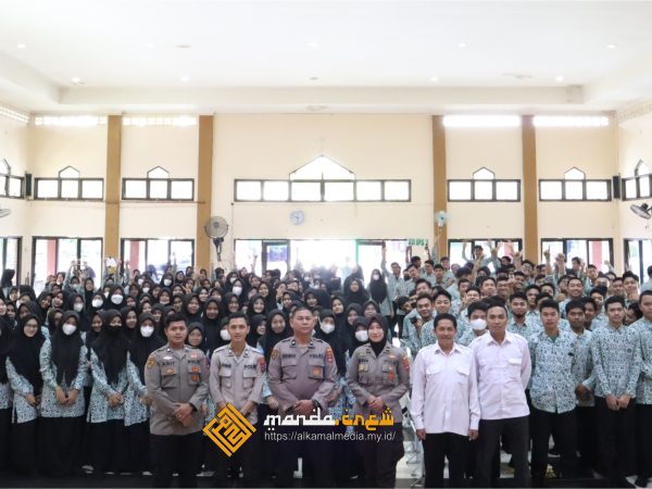 Sosialisasi TNI AD & POLRI Kelas XII - 14 Februari 2023 Sosialisasi TNI AD & POLRI Kelas XII - 14 Februari 2023