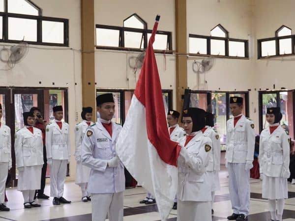 Pengukuhan Paskibra MAN 2 Kota Banjarmasin HUT RI KE 79 - Jumat 16 Agustus 2024