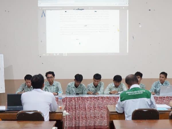 Seminar Hasil Karya Tulis Ilmiah (KTI) Siswa Kelas 11 Selasa Tanggal 20 Mei 2025 Seminar Hasil Karya Tulis Ilmiah (KTI) Siswa Kelas 11 Selasa Tanggal 20 Mei 2025