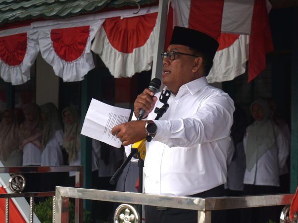 Upacara Bendera dan Penyampaian Visi Misi Calon Ketua & Wakil Ketua OSIM Senin 15 September 2025 - Copy
