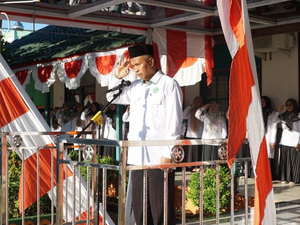 UPACARA RUTINAN HARI SENIN 22 SEPTEMBER